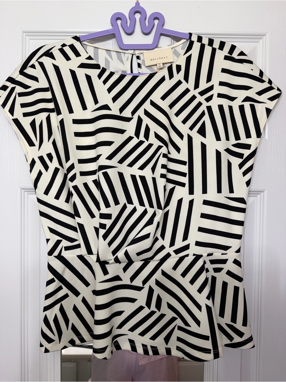 MELLODAY Black & White Geometric Peplum Blouse NWT